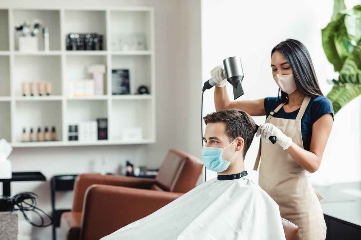 Curso gratuito desempleados SERVICIOS AUXILIARES DE PELUQUERÍA