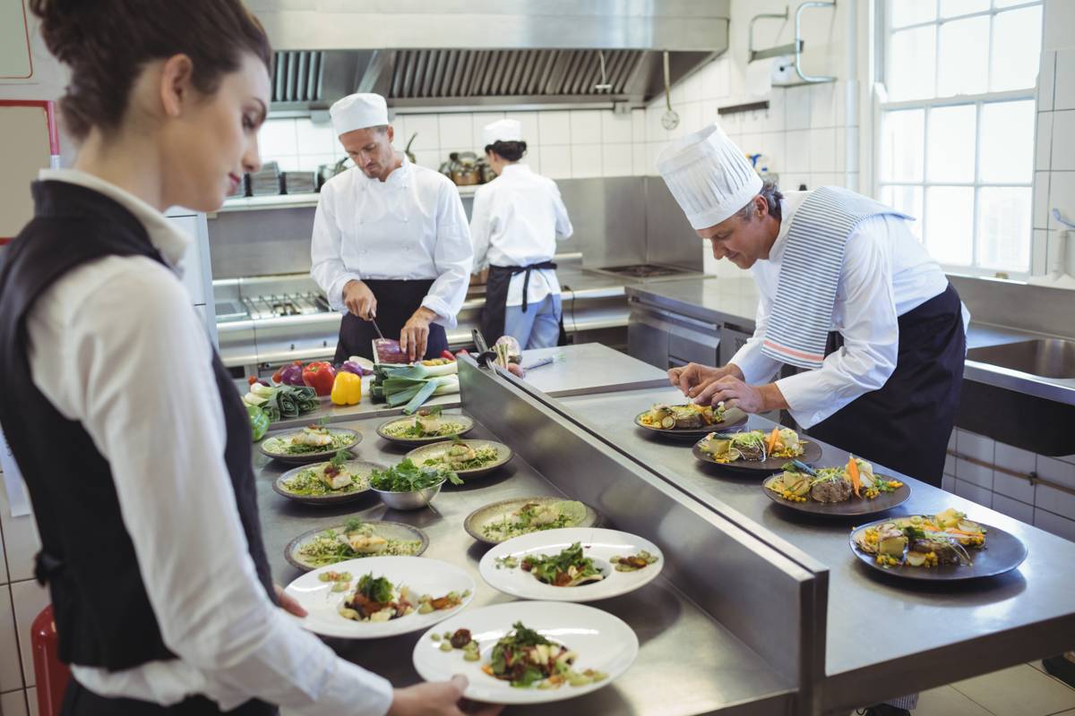 Curso gratuito desempleados SERVICIOS DE RESTAURANTE
